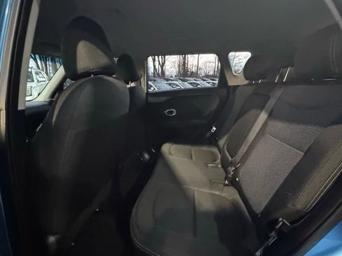 Used 2018 Kia Soul + image 16
