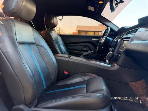 Used 2013 Ford Mustang GT Premium w/ Electronics Pkg RWD image 10