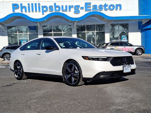 Used 2024 Honda Accord Sport image 1