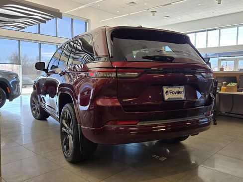 New 2026 Jeep Grand Cherokee Limited AWD/4WD image 4