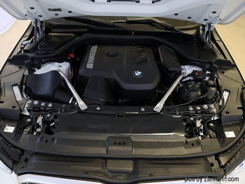 Certified 2025 BMW 530i xDrive AWD/4WD image 37
