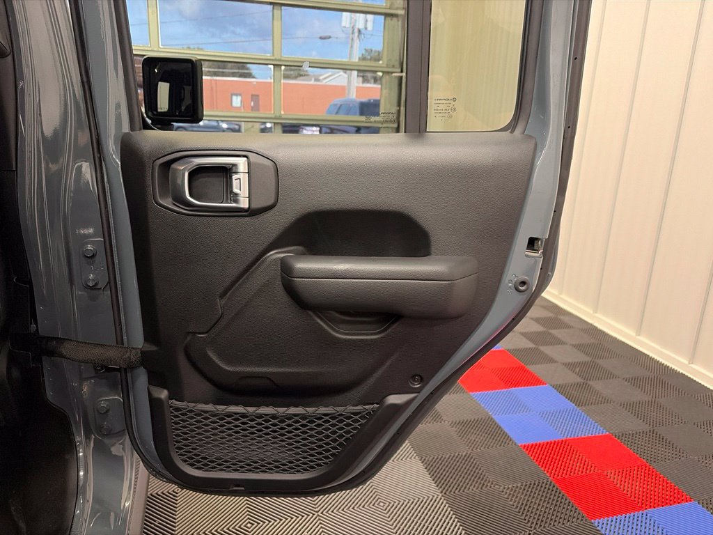 Used 2024 Jeep Wrangler Unlimited AWD/4WD image 19