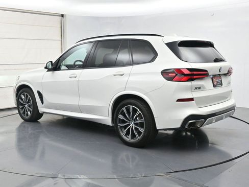 Used 2024 BMW X5 xDrive40i w/ M Sport Package AWD/4WD image 33