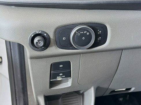 Used 2022 Ford Transit 350 XLT image 27