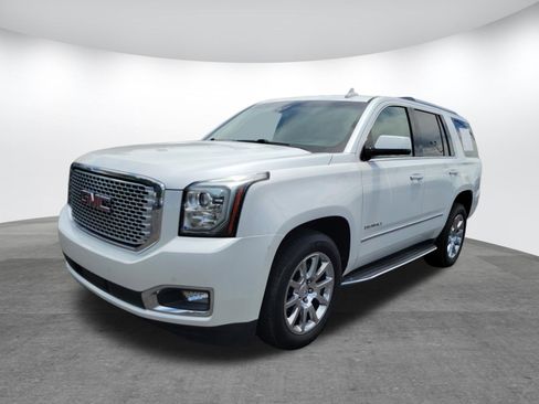 Used 2017 GMC Yukon Denali w/ Open Road Package AWD/4WD image 29