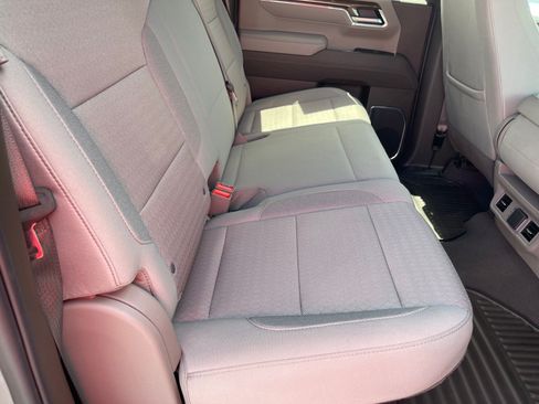 Used 2025 Chevrolet Silverado 1500 LT RWD image 16