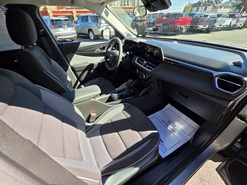 Used 2025 Chevrolet TrailBlazer LT image 25