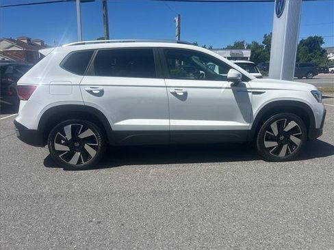 Certified 2023 Volkswagen Taos SEL AWD/4WD image 4