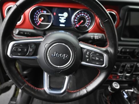Used 2021 Jeep Gladiator Rubicon AWD/4WD image 16