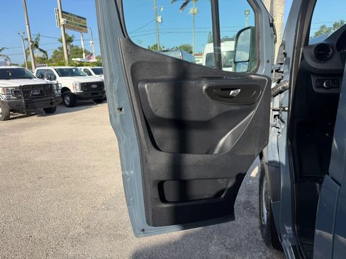 Used 2019 Mercedes-Benz Sprinter 170 image 11