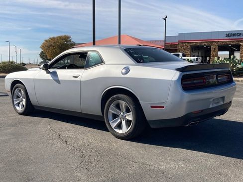 Used 2023 Dodge Challenger SXT image 7