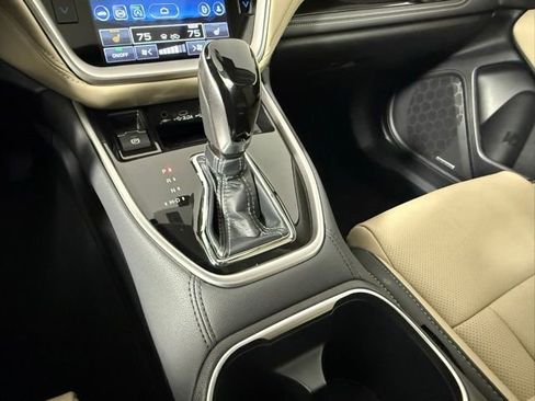 Used 2025 Subaru Outback Limited image 27