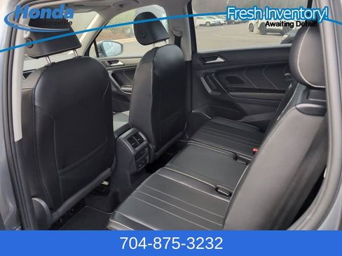 Used 2023 Volkswagen Tiguan SE w/ Panoramic Sunroof Package image 13