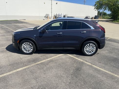 Used 2024 Cadillac XT4 Luxury w/ Cold Weather Package AWD/4WD image 3