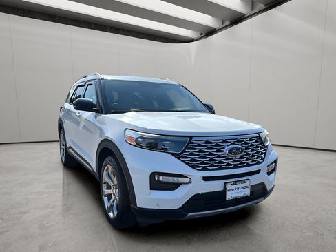 Used 2020 Ford Explorer Platinum w/ Premium Technology Package AWD/4WD image 7