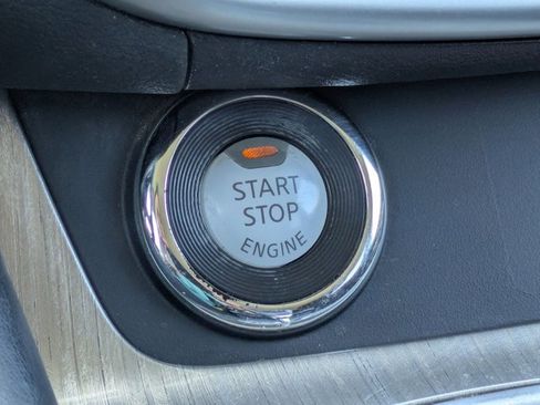 Used 2017 Nissan Murano SV image 12