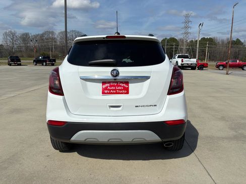 Used 2021 Buick Encore Preferred image 6