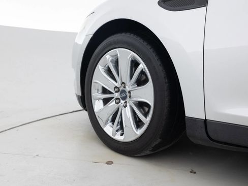 Used 2010 Ford Taurus Limited image 17