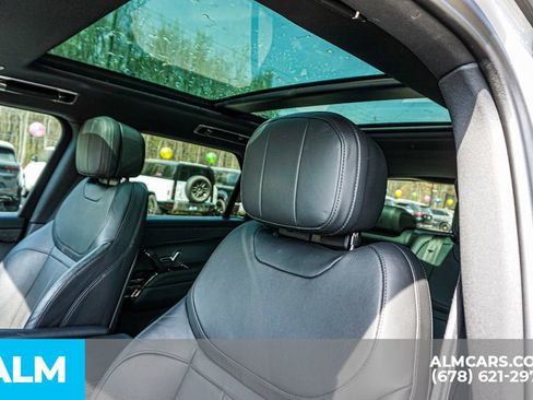 Used 2023 Land Rover Range Rover Sport SE image 18