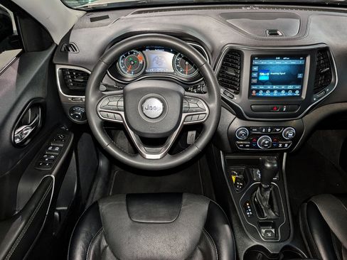 Used 2022 Jeep Cherokee Latitude Lux FWD image 2