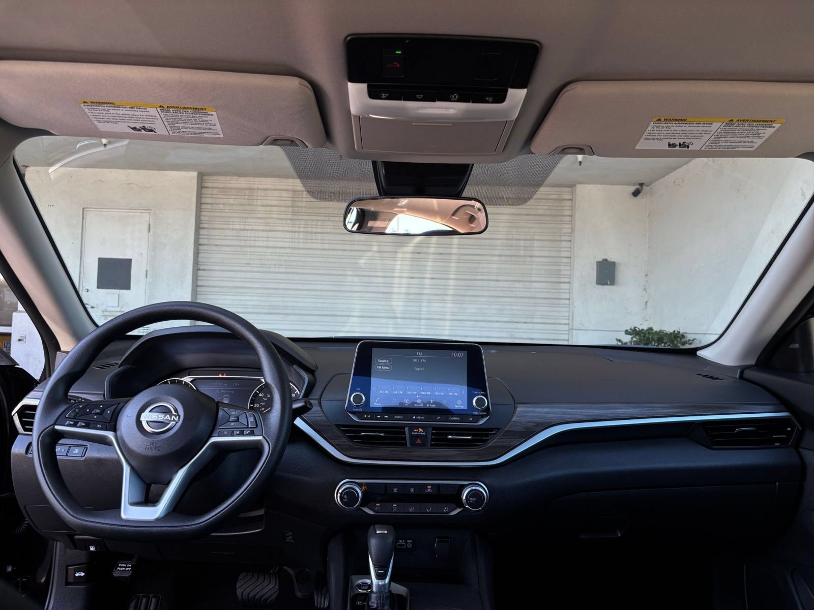 Used 2025 Nissan Altima 2.5 SV FWD image 33