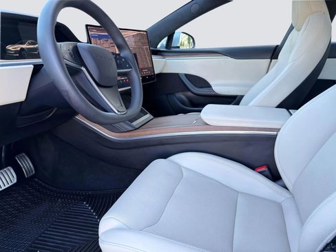 Used 2025 Tesla Model S AWD/4WD image 15