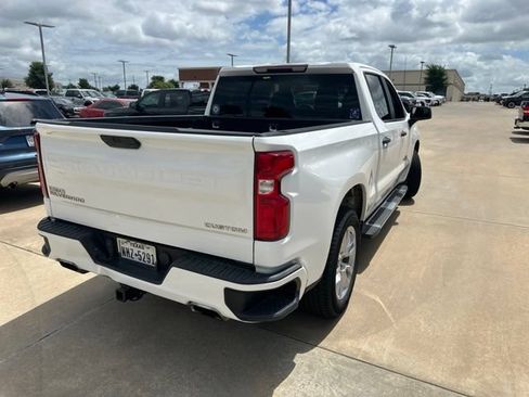 Used 2020 Chevrolet Silverado 1500 Custom w/ Custom Value Package RWD image 3