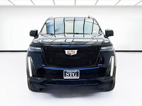 Used 2021 Cadillac Escalade ESV Sport image 2