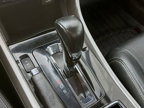 Used 2017 Honda Accord EX-L image 16