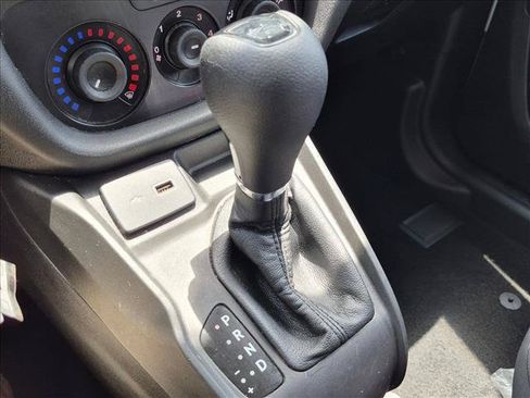 Used 2022 RAM ProMaster City Tradesman FWD image 12