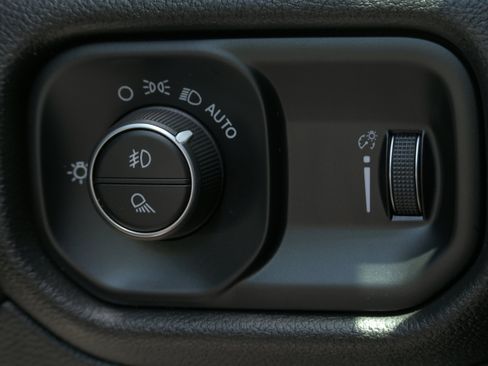 Used 2024 RAM 1500 Big Horn AWD/4WD image 22