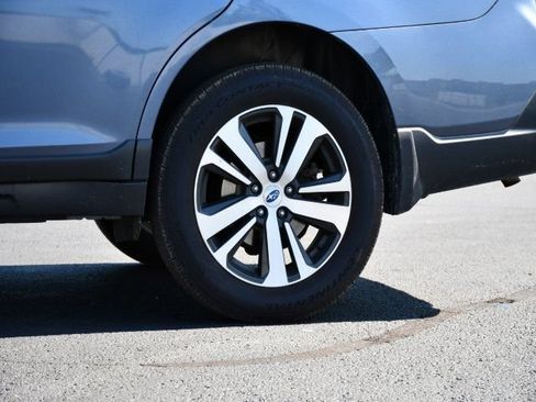 Used 2018 Subaru Outback 3.6R Limited AWD/4WD image 11