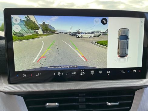 Used 2025 Ford Explorer Active image 36