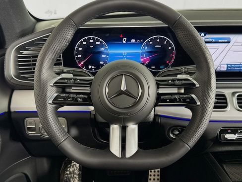 New 2026 Mercedes-Benz GLS 580 4MATIC image 18