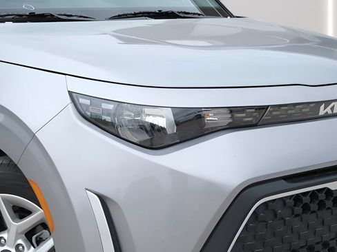 Used 2025 Kia Soul LX FWD image 32