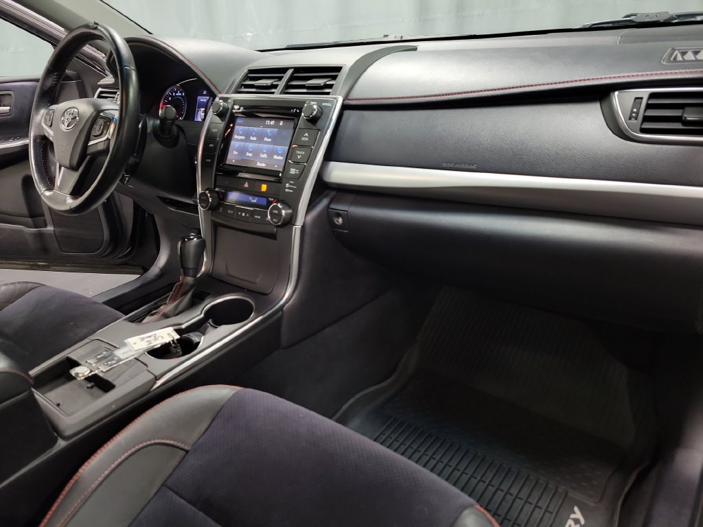 Used 2016 Toyota Camry XSE w/ Moonroof Package FWD image 33
