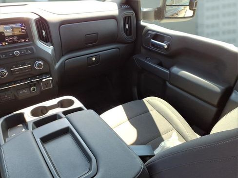 Used 2025 Chevrolet Silverado 2500 Custom w/ Custom Value Package AWD/4WD image 21