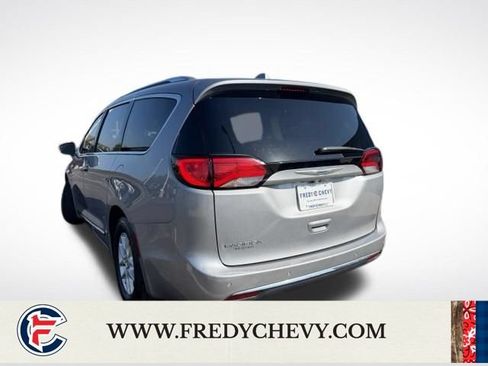 Used 2020 Chrysler Pacifica Touring-L FWD image 7