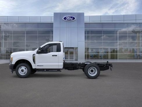 New 2025 Ford F350 XL image 3