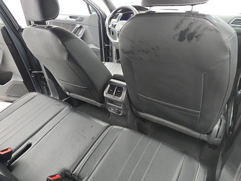 Certified 2023 Volkswagen Tiguan SE R-Line image 11