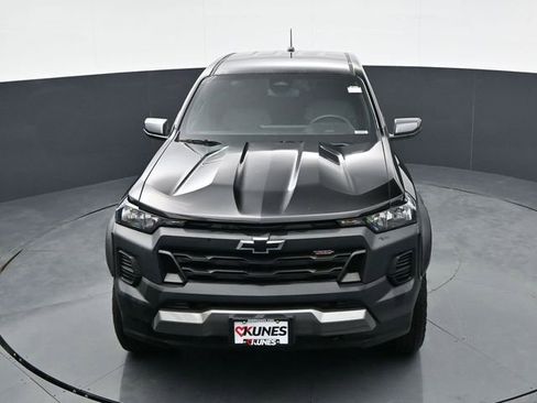 Used 2025 Chevrolet Colorado Trail Boss AWD/4WD image 14