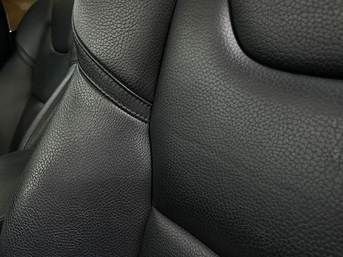 Used 2021 Volvo XC90 T6 Momentum w/ Advanced Package image 19