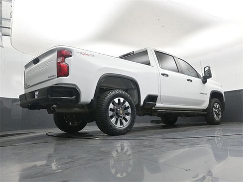 Used 2022 Chevrolet Silverado 2500 Custom w/ Custom Value Package image 39