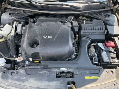Used 2021 Nissan Maxima SR w/ Sport Mat Group FWD image 23