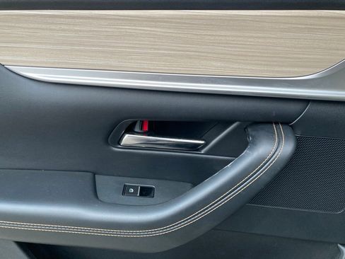 Used 2024 MAZDA CX-90 3.3 Turbo w/ Preferred Plus image 12