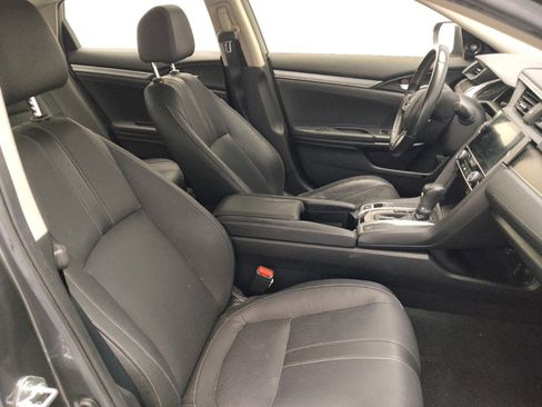 Used 2018 Honda Civic Touring image 21