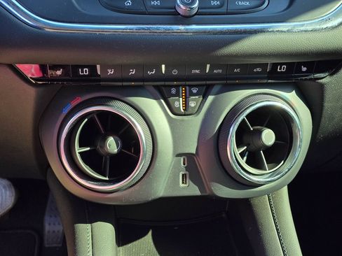 Used 2022 Chevrolet Blazer LT FWD image 15
