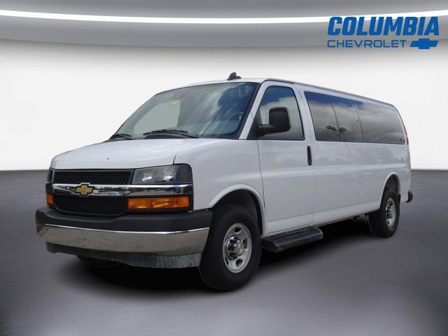 Used 2025 Chevrolet Express 3500 LT w/ LT Preferred Equipment Group RWD image 7
