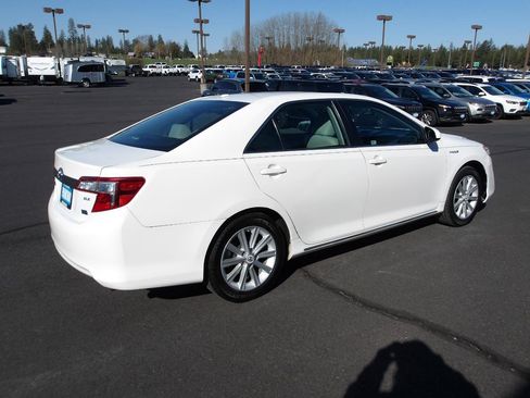 Used 2013 Toyota Camry XLE w/ Leather Pkg image 5