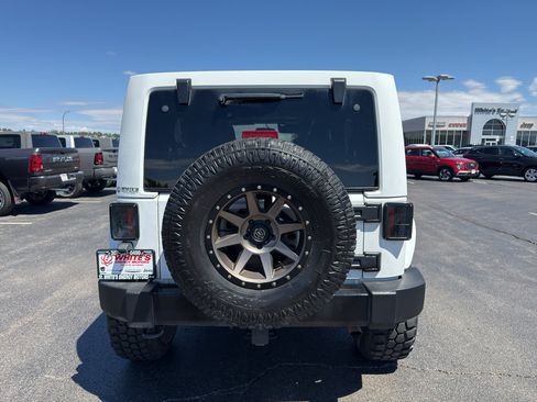 Used 2014 Jeep Wrangler Unlimited Sahara AWD/4WD image 6